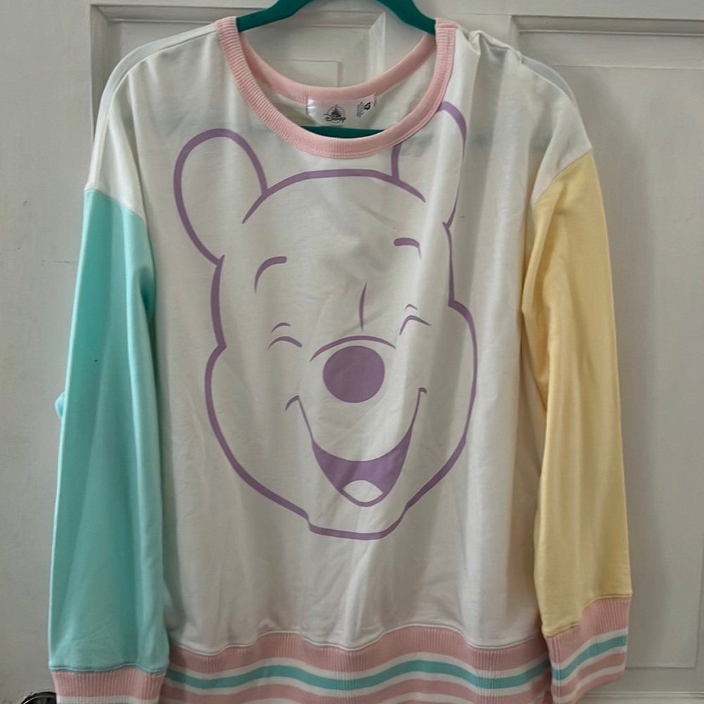 Brand New Disney Winnie the Pooh sweatshirt sz XL